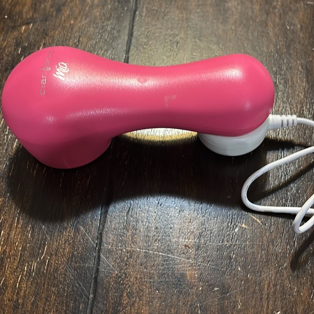 Hot Pink Clarisonic Mia 🩷 with Charger and Extra-Special Skincare Gift! - Picture 7 of 12